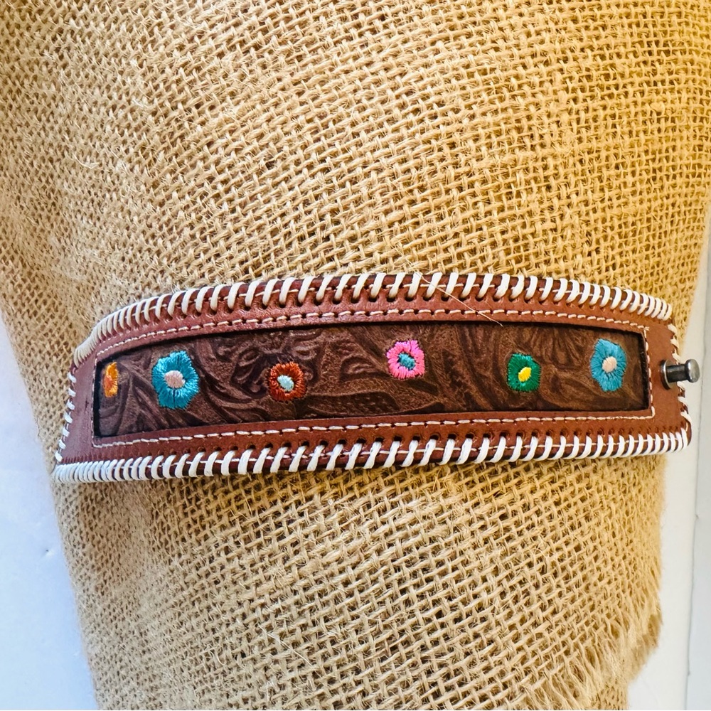 Justin Western Genuine Leather Cuff Bracelet Floral Tooled Embroidered Cowgirl - Picture 3 of 11